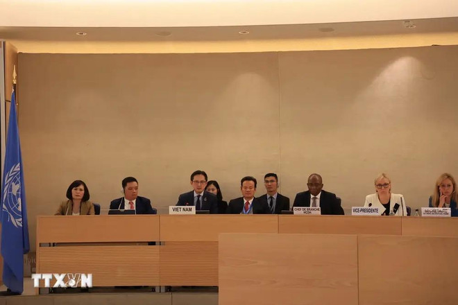 El viceministro de Relaciones Exteriores vietnamita Do Hung Viet en la reunión (Fuente: VNA) do-hung-viet-8680.jpg (1).webp