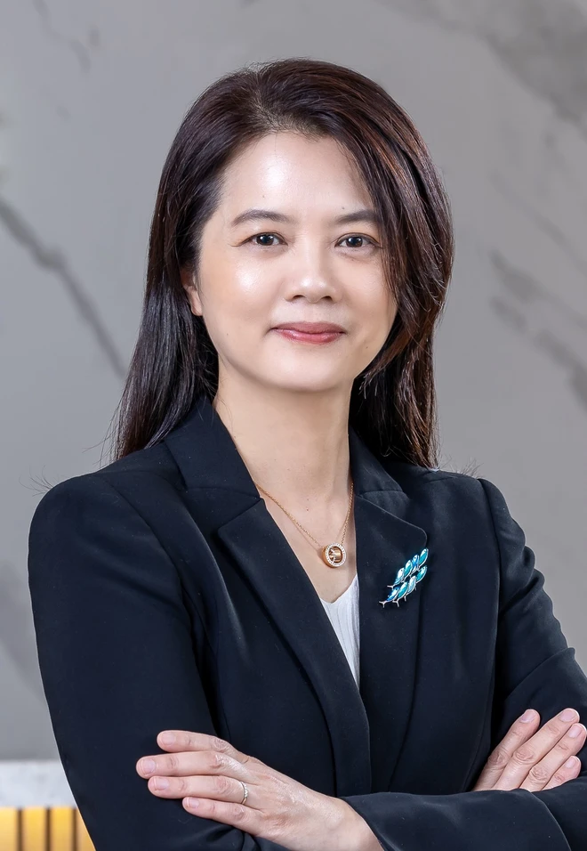 La directora de la Unidad de Servicios Bancarios y Empresariales de la sucursal de HSBC en Taiwán (China), Daphne Lee, informó que en los últimos tiempos las empresas taiwanesas en Vietnam han aumentado sus inversiones en electrónica más avanzada. (Fuente: Vietnamplus) Sin título.pngUHY6.png