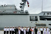 El buque escuela ROKS Hansando de la Armada de Corea del Sur, con 375 oficiales y marineros, atraca en el puerto de Tien Sa (Fuente: VNA)