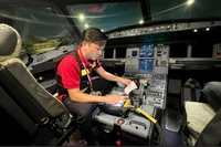 Los ingenieros de Vietjet trabajan durante 32 horas para actualizar el software de la flota de Airbus A320 de la aerolínea. (Foto: Vietjet)
