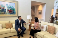 El ministro de la Secretaría de Políticas Lingüísticas, Javier Viveros, en la entrevista. Foto: VNA. 