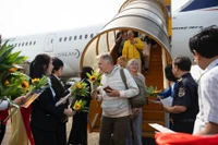 En la ceremonia de bienvenida al turista internacional número 20.000.000 en el Aeropuerto Internacional de Phu Quoc. Foto: VNA