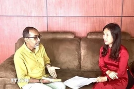 La embajadora de Vietnam en Sri Lanka, Trinh Thi Tam, con el ministro de Buddha Sasana y Asuntos Religiosos y Culturales de Sri Lanka, Hiniduma Sunil Senevi. (Fuente: Embajada de Vietnam en Sri Lanka)