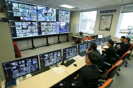 En el Centro de mando y supervisión de operaciones de la terminal T2 de la Subdivisión de Aduanas en el Puesto Fronterizo del Aeropuerto Internacional de Noi Bai. (Fuente: VNA)