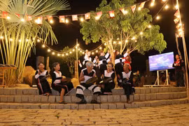 Presentan la cultura E De con gongs. (Fuente: VNA)