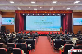 En el seminario titulado “Hai Phong, ciudad pionera en la transición verde y el desarrollo sostenible” (Fuente: congluan.vn)