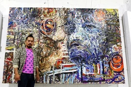 Pintor vietnamita transforma desechos en mensaje ecológico