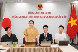 La cónsul general de Vietnam en Fukuoka, Vu Chi Mai, interviene en el acto. (Fuente: VNA)