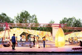 Una exposición única realizada con papel Do tradicional y materiales reciclados en el jardín de flores de Dien Hong. (Fuente: nhandan.vn)