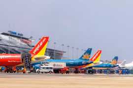 Aviones de aerolíneas vietnamitas en el Aeropuerto Internacional de Noi Bai. (Fuente: VietnamPlus)