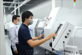 En una empresa en Da Nang. (Fuente: VNA)