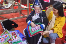 Preservan cultura de los Pa Di a través de su vestimenta tradicional. (Fuente: VNA)