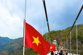Puente de cristal del Noroeste de Vietnam posee dos récords Guinness 