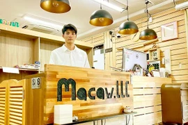 Ngo Ngoc Khanh en la librería Macaw. (Fuente: I LOVE VIETNAM)
