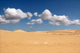 Bau Trang está conformada por dos lagunas (Bau Ong y Bau Ba) y las dunas de arena blanca Trinh nu. (Fuente: VNA)