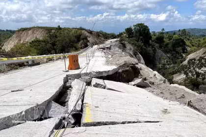 El devastador terremoto que recientemente causó numerosas pérdidas humanas y graves daños materiales en el sur de Filipinas. (Foto: Xinhua/VNA)