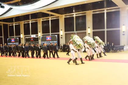Embajada de Vietnam en Laos rinde homenaje a Xaysomphone Phomvihane (Foto: VNA)