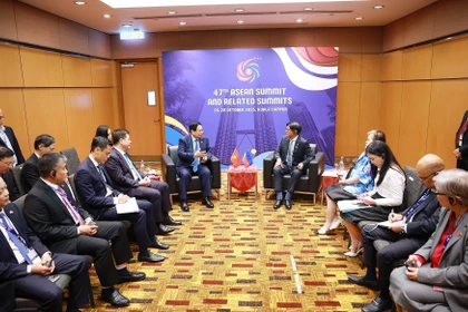 El primer ministro de Vietnam, Pham Minh Chinh, en una reunión con el presidente filipino Ferdinand R. Marcos Jr. (Foto: VNA)