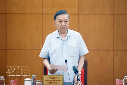 El secretario general del Partido Comunista y presidente de Vietnam, To Lam, insta a desarrollar la industria de materiales. (Foto: VNA)