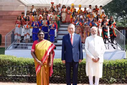 Ceremonia de bienvenida al máximo dirigente vietnamita en Nueva Delhi
