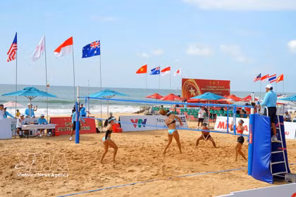 Disputan 16 equipos torneo internacional de voleibol de playa en Lam Dong