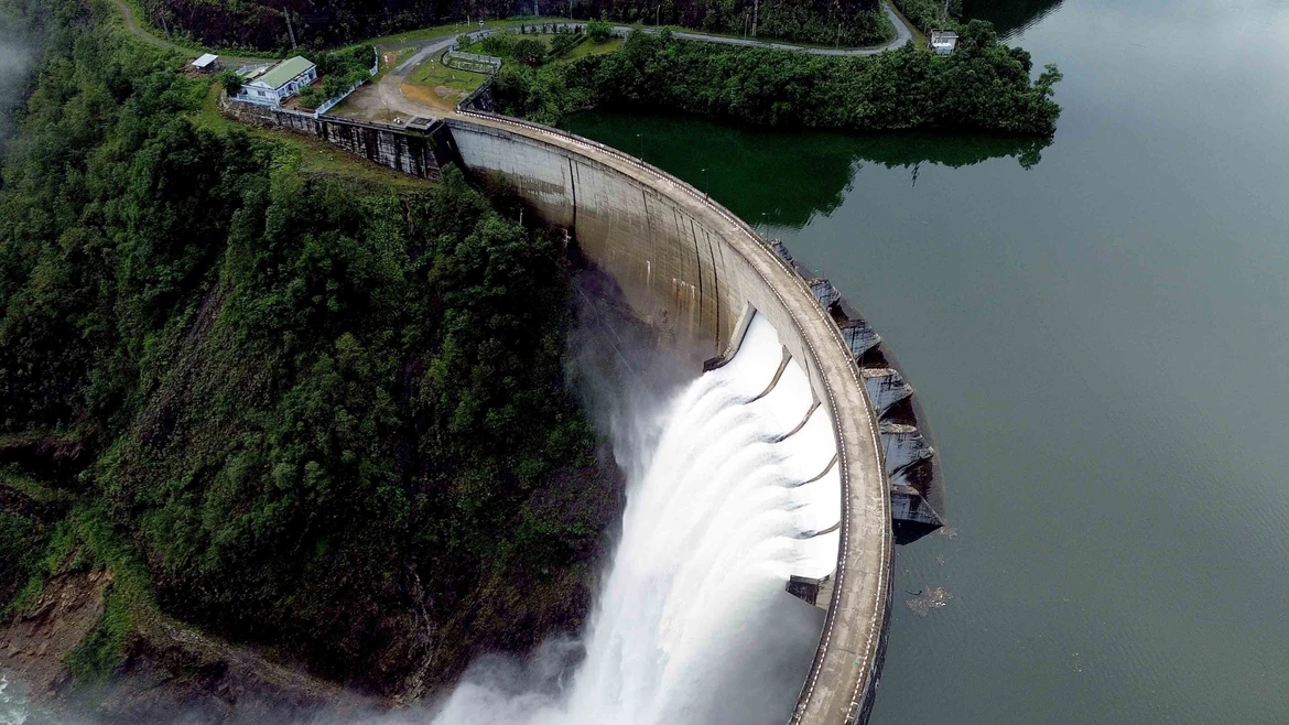 Majestuosa presa hidroeléctrica Nam Chien en provincia de Son La
