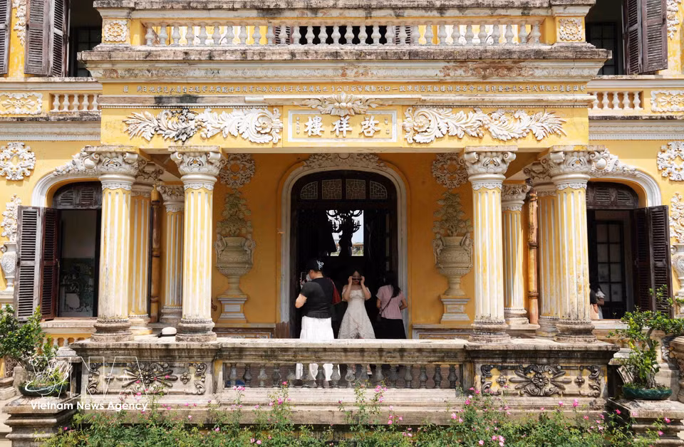Arquitectura con fuerte estilo oriental-occidental del edificio Khai Tuong, parte del Palacio An Dinh, ciudad de Hue. (Foto: VNA)