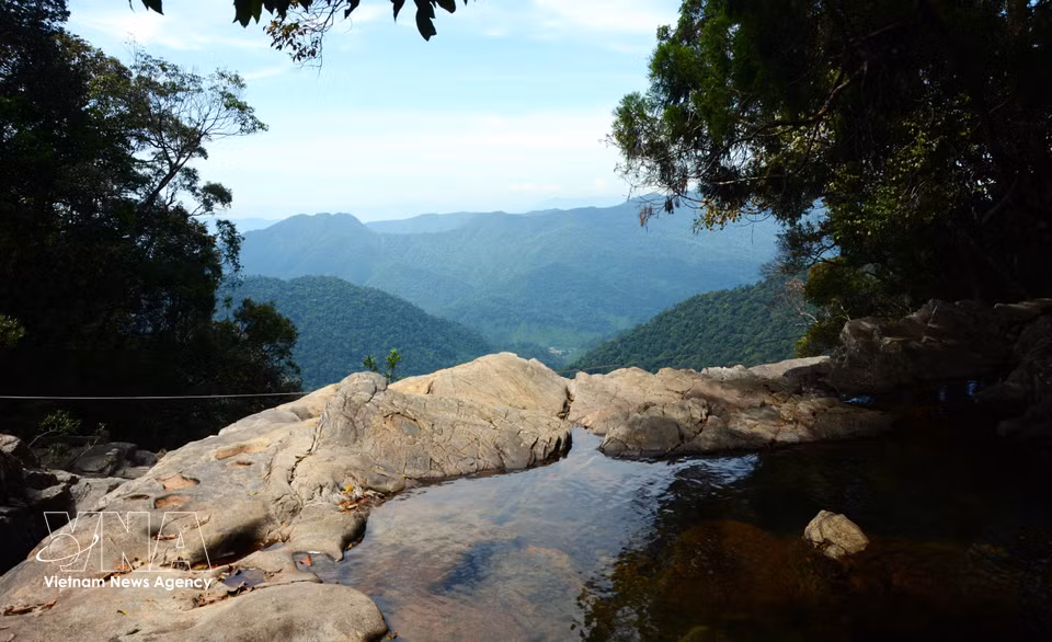 La poza de agua en la cima de la cascada Do Quyen. (Fuente: VNA)