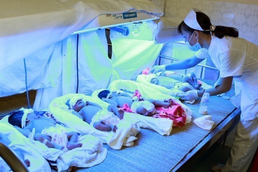 Una actividad en el marco del modelo "Unidad de recién nacidos" del Hospital General del distrito montañoso de Ngoc Lac en la provincia central de Thanh Hoa. Foto: VNA