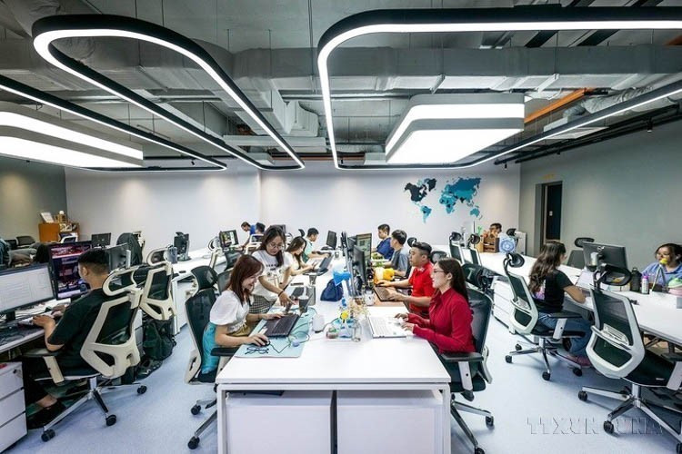 El periódico Tuoi Tre (Juventud) pone en funcionamiento una redacción digitalizada con un estilo moderno, multifuncional y creativo. Foto: VNA