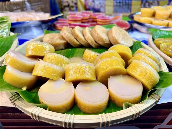 "Banh Man de", elaborado a partir de la harina de la planta Man de (Eupatorium fortune), una especialidad de Chau Doc, provincia de An Giang. Foto: VNA