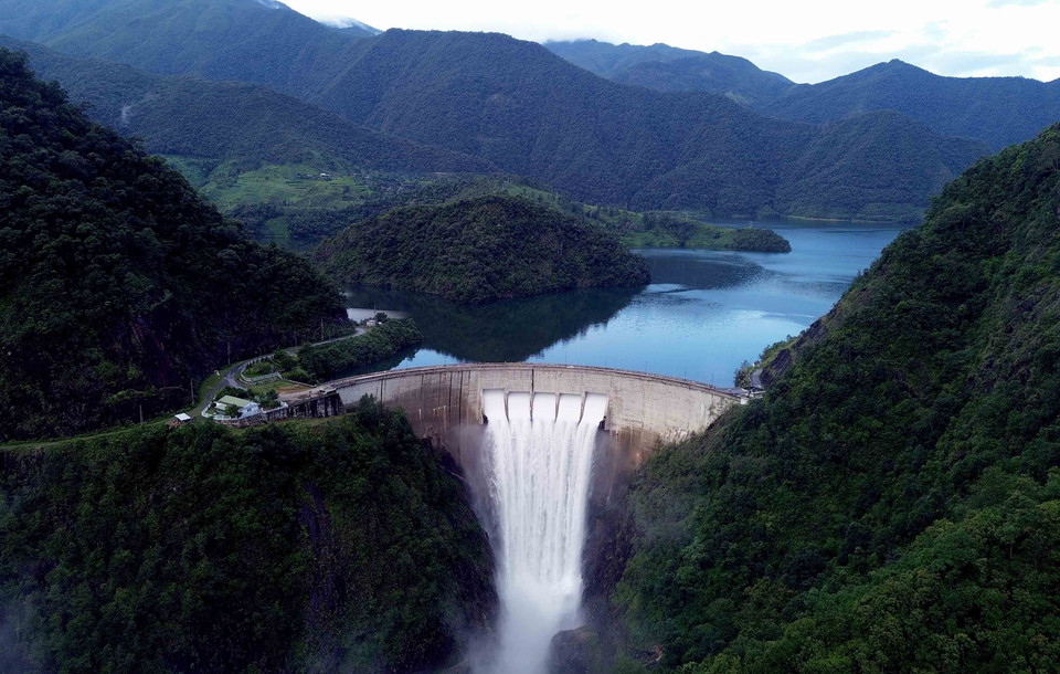 Vista desde arriba de la presa hidroeléctrica Nam Chien. Foto: VNA