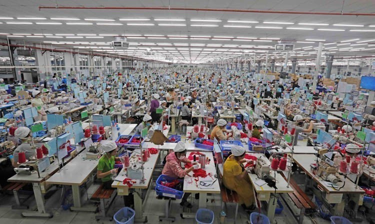La empresa SCAVI Hue, con inversión total del grupo francés Financière B’Lao, especializada en la producción de ropa interior, deportiva y de protección, ubicada en el Parque Industrial de Phong Dien, provincia de Thua Thien Hue. Foto: VNA