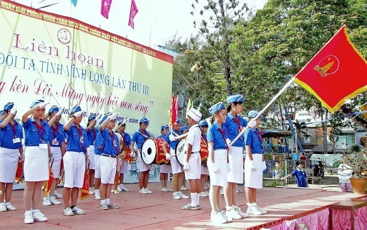 La banda de música del distrito de Binh Tan en Ciudad Ho Chi Minh participa en la presentación conmemorativa por el 125 aniversario del nacimiento del Presidente Ho Chi Minh (19 de mayo). Foto: VNA