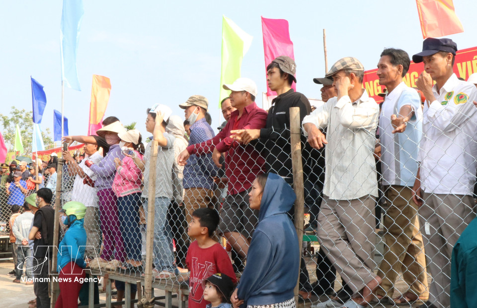 El festival de lucha de la aldea de Sinh durante el Año Nuevo Lunar 2026 atrae a numerosos pobladores y visitantes. Foto: VNA.