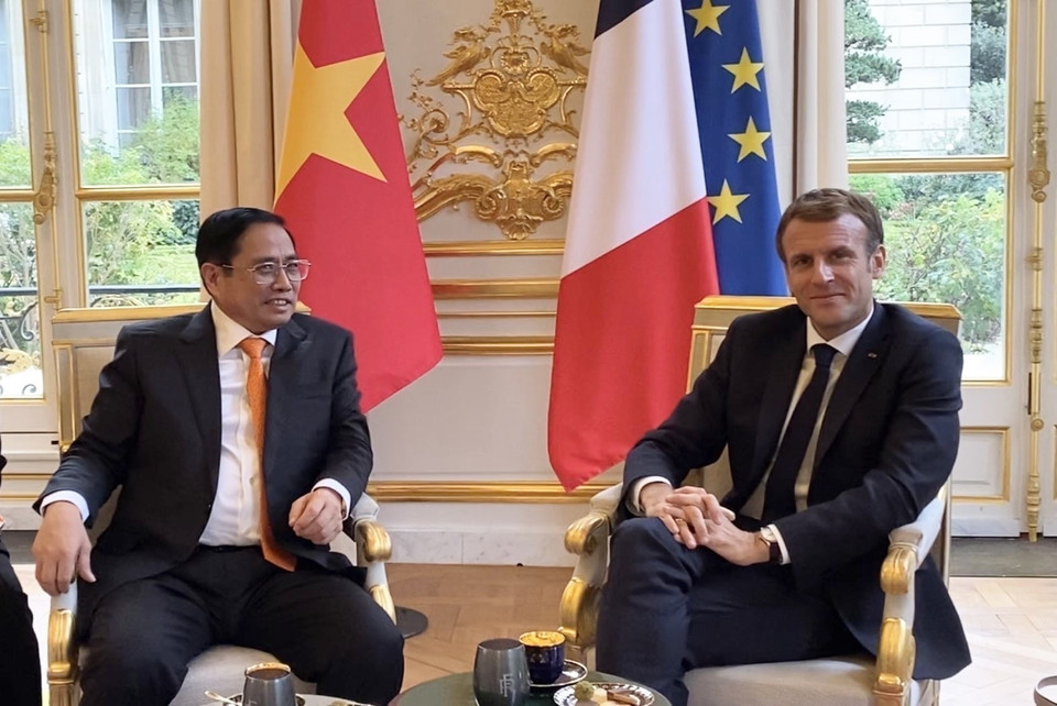 Como parte de su visita oficial a Francia en 2021, el primer ministro Pham Minh Chinh se reunió con el presidente Emmanuel Macron en el Palacio del Elíseo en París. Foto: VNA