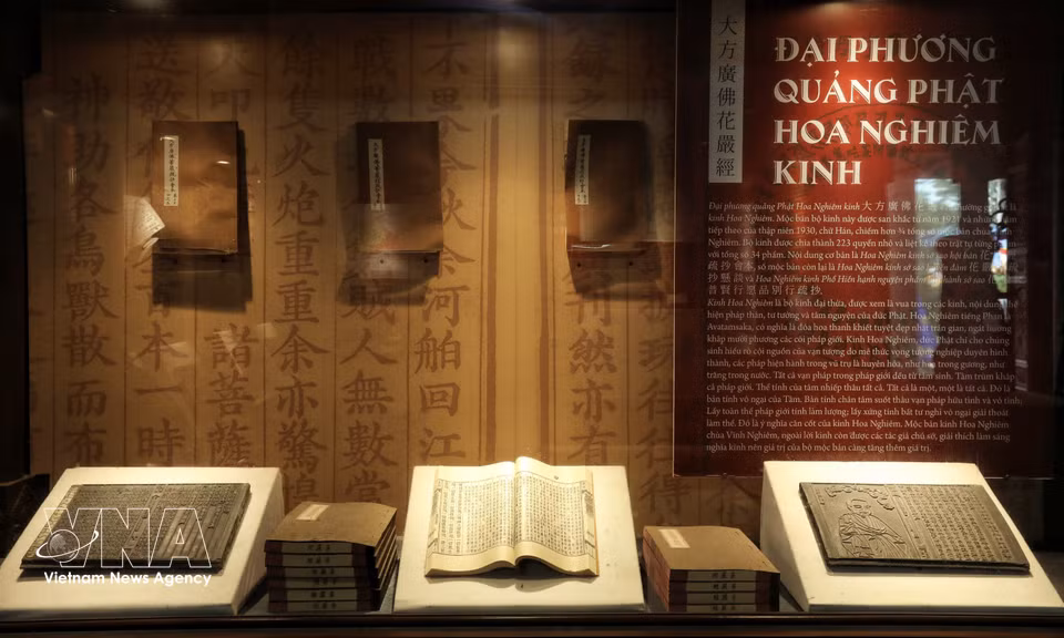 El contenido de los bloques xilográficos refleja no solo los sutras budistas, sino que también incorpora conocimientos de medicina, literatura y vida social a lo largo de los siglos. Foto: VNA
