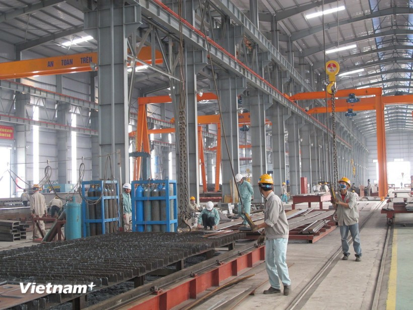 Se estima que, en los primeros seis meses de 2025, el índice de producción industrial aumenta un 9,2% en comparación con el mismo período del año anterior. (Foto: Vietnam+)