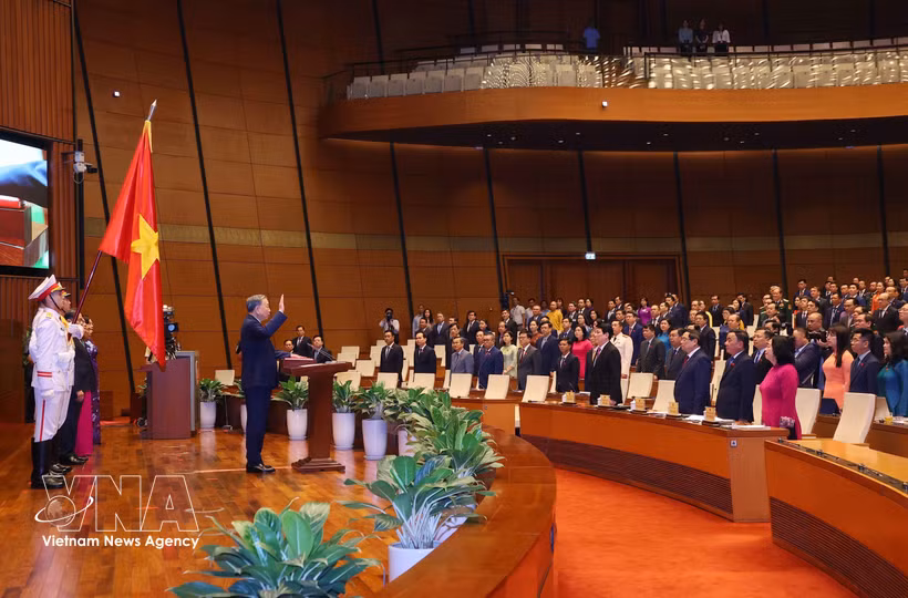 El presidente de la República Socialista de Vietnam, To Lam, presta juramento de su cargo. (Foto: VNA)