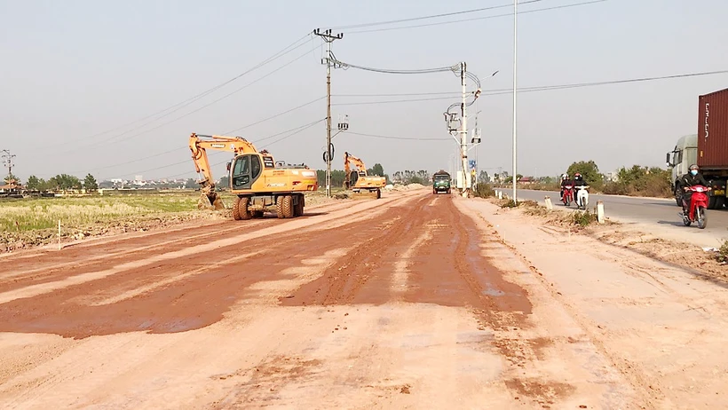 Se acelera el proyecto de mejora y ampliación de la vía que conecta la Ruta Provincial 293 con la Carretera Nacional 17. (Fuente: baobacgiang.vn)