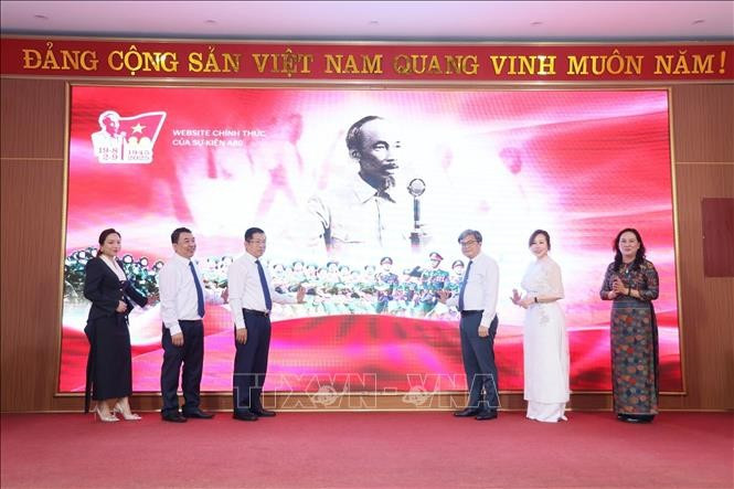 La ceremonia de lanzamiento de la plataforma digital "A80 - Orgullo de Vietnam". (Foto: VNA)