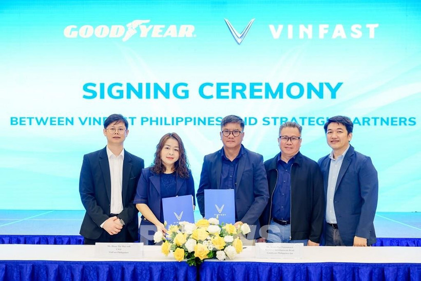 Durante la firma del acuerdo entre VinFast y sus socios filipinos. (Foto: Vingroup)