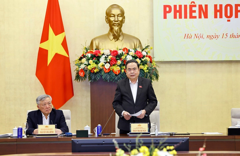 El presidente de la Asamblea Nacional de Vietnam, Tran Thanh Man, habla en la reunión (Foto: VNA)