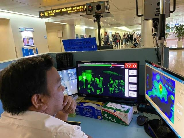 El Ministerio de Salud de Vietnam recomienda fortalecer la vigilancia de enfermedades en la comunidad y en las puertas fronterizas del país. (Foto: thanhnien.vn)