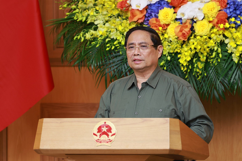 El primer ministro Pham Minh Chinh preside la 15.ª reunión del Comité Directivo Nacional para la lucha contra la pesca Ilegal. (Foto: VNA)