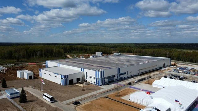 Una fábrica de leche del grupo vietnamita TH recién inaugurada en Rusia. (Foto: danviet.vn)