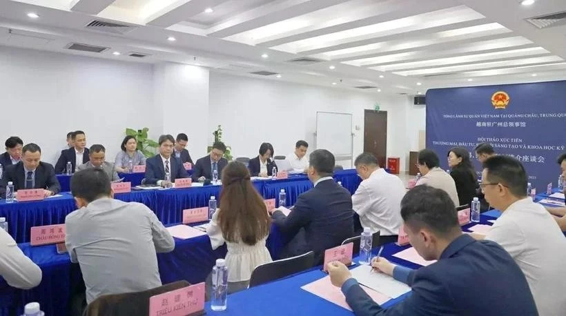 Escena de la discusión. (Fuente: Consulado General de Vietnam en Cantón)
