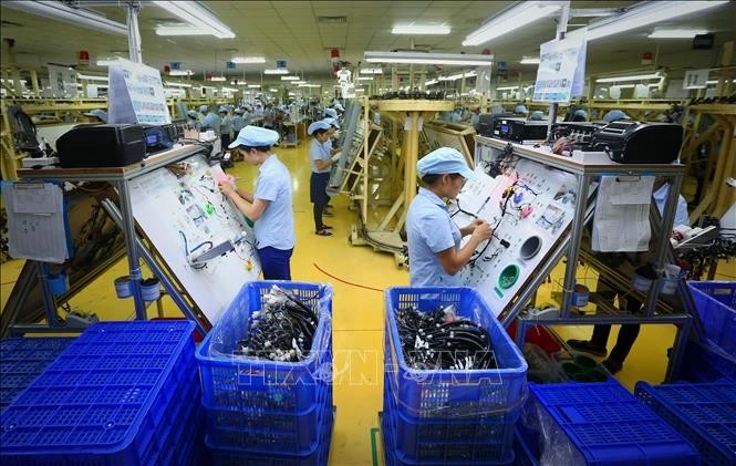 Producción de componentes electrónicos. Foto de la ilustración. (Fuente: VNA)