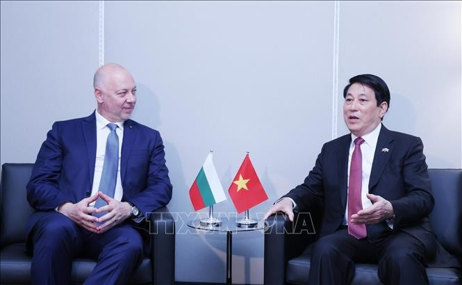 El presidente de Vietnam, Luong Cuong, se reúne con el primer ministro de Bulgaria, Rosen Zhelyazkov. (Foto: VNA)