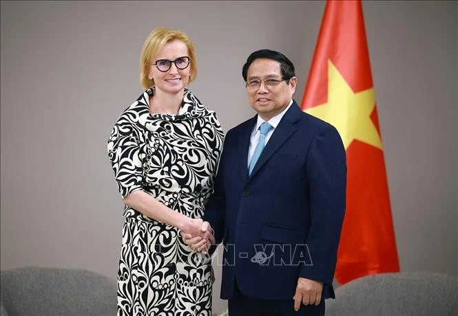 El primer ministro de Vietnam, Pham Minh Chinh, recibe a Katerina Konecna, presidenta del Partido Comunista de Bohemia y Moravia (Fuente: VNA)